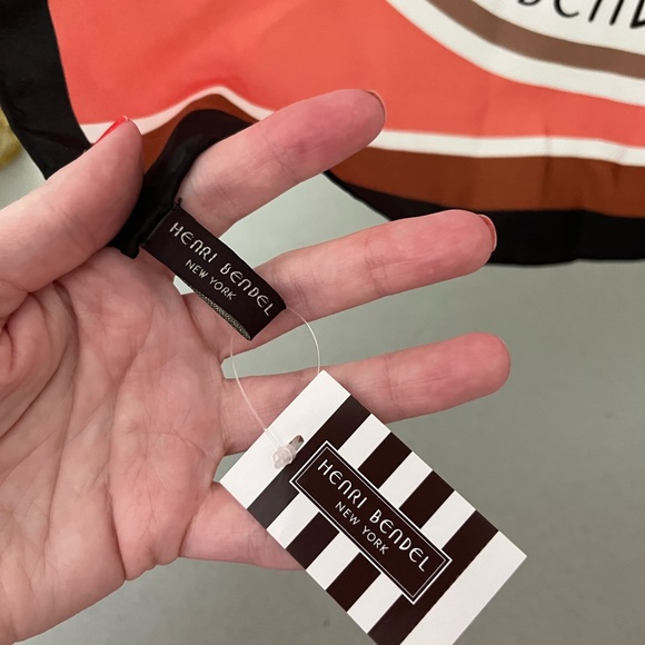 NWT Henri Bendel Silk Scarf - Picture 5 of 6